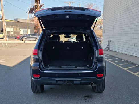 Used 2018 Jeep Grand Cherokee Limited w/ Luxury Group II image 9