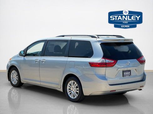 Used 2015 Toyota Sienna XLE Premium FWD image 9