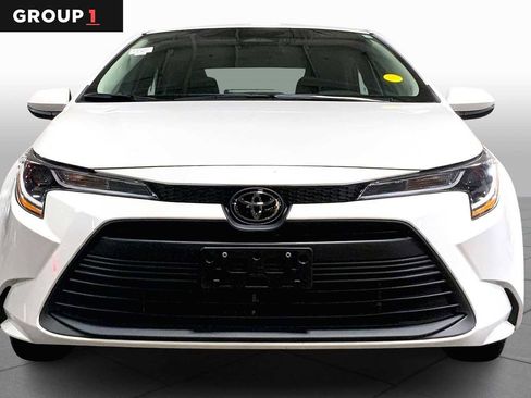 Certified 2023 Toyota Corolla LE image 3