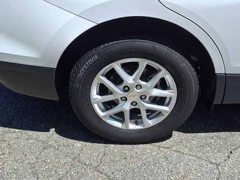 Used 2023 Chevrolet Equinox LT AWD/4WD image 11