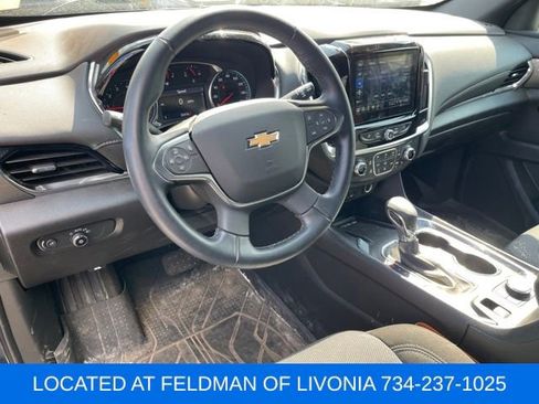 Used 2023 Chevrolet Traverse LT FWD image 8