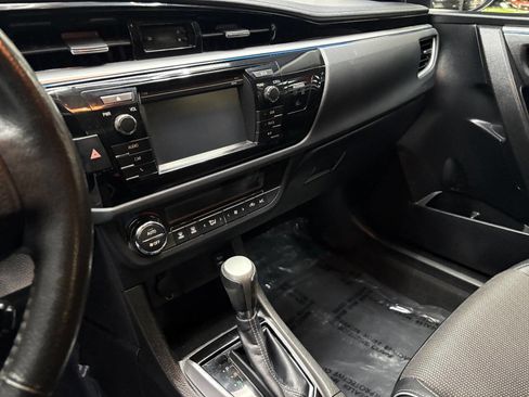 Used 2015 Toyota Corolla S Premium image 23