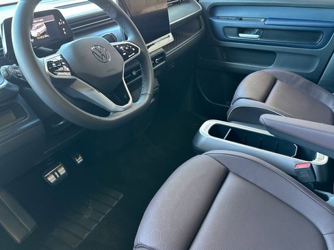 New 2025 Volkswagen ID. Buzz Pro S image 10