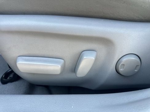 Used 2014 Toyota Camry XLE image 11