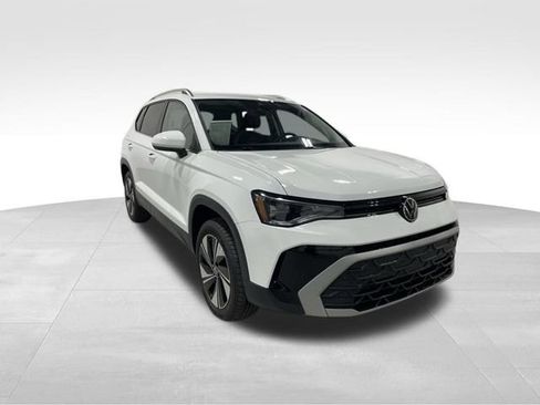 New 2025 Volkswagen Taos SE AWD/4WD image 6