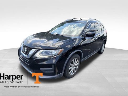 Used 2017 Nissan Rogue SV w/ SV Premium Package FWD image 1