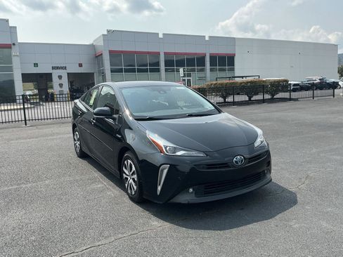 Used 2022 Toyota Prius XLE w/ Advanced Technology Package AWD/4WD image 3