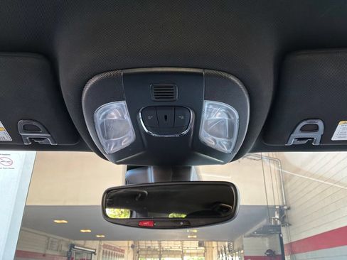 Used 2025 Jeep Compass Limited AWD/4WD image 16