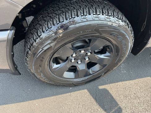 Used 2025 RAM 1500 Tradesman w/ Night Edition AWD/4WD image 9