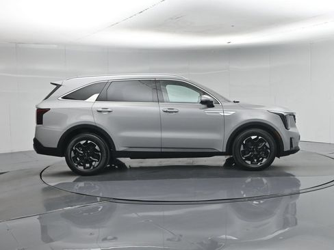 Used 2025 Kia Sorento S w/ Panoramic Sunroof Package FWD image 32