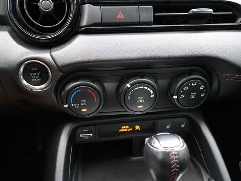 Used 2019 MAZDA MX-5 Miata RF Club RWD image 21