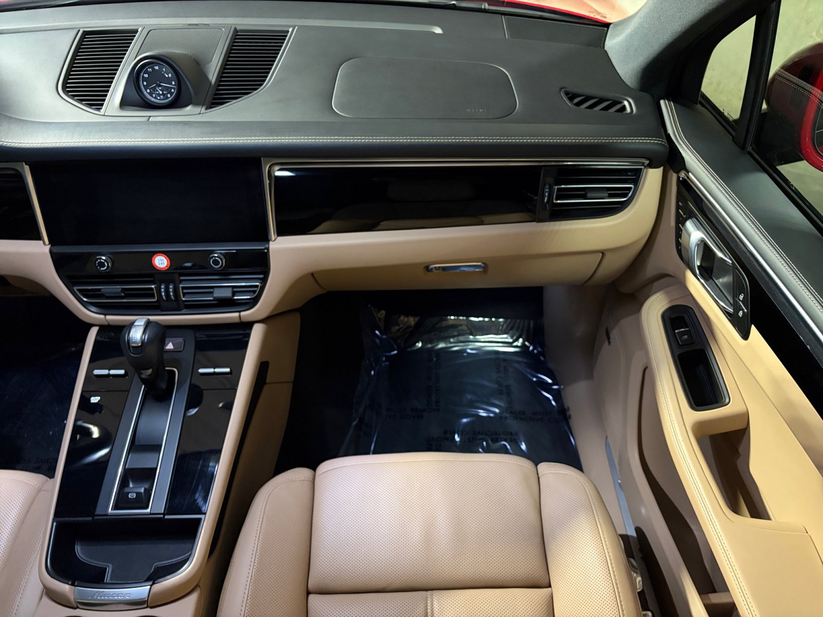 Certified 2023 Porsche Macan S AWD/4WD image 25