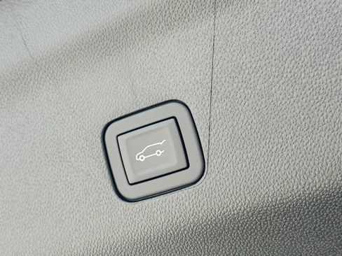 New 2025 Chevrolet Tahoe Premier image 16