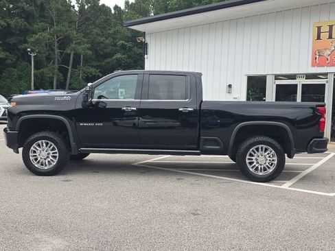 Used 2022 Chevrolet Silverado 2500 High Country AWD/4WD image 2
