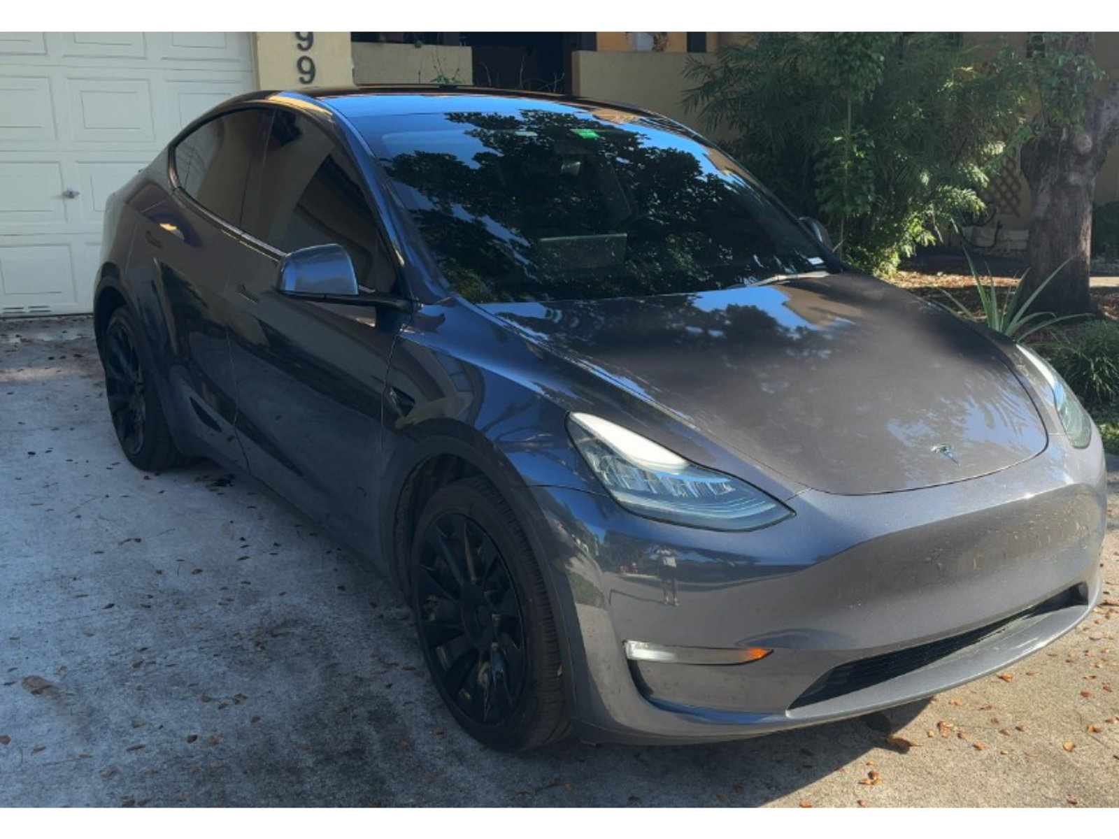 Used 2023 Tesla Model Y Long Range AWD/4WD image 3