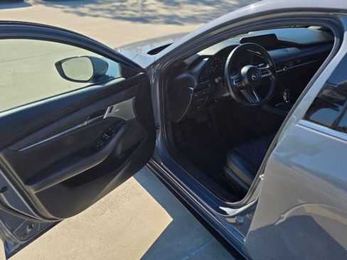 Used 2019 MAZDA MAZDA3 AWD Hatchback w/ Premium Pkg image 32