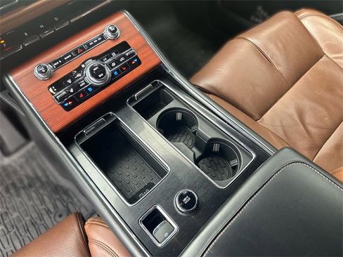 Used 2021 Lincoln Aviator Reserve w/ Equipment Group 202A image 22