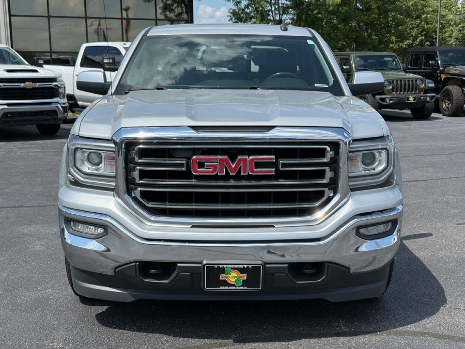 Used 2017 GMC Sierra 1500 SLE w/ Suspension Package, Off-Road AWD/4WD image 3