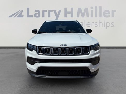 Certified 2025 Jeep Compass Sport AWD/4WD image 8