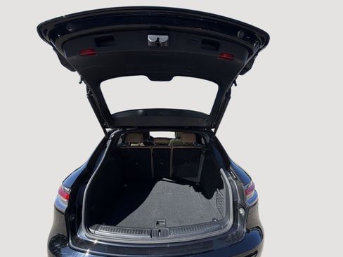 Used 2024 Porsche Macan AWD/4WD image 9