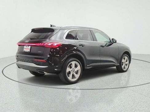Used 2025 Audi Q5 Premium Plus w/ Premium Plus AWD/4WD image 5