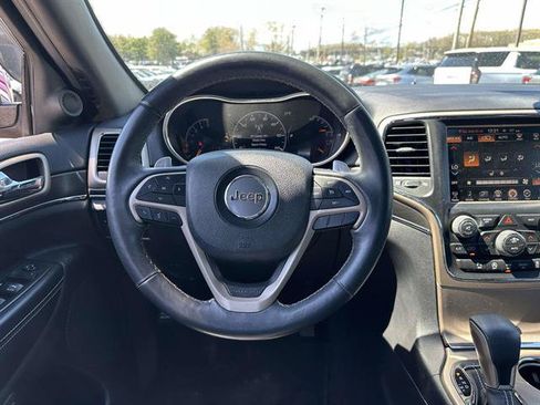 Used 2017 Jeep Grand Cherokee Limited AWD/4WD image 39