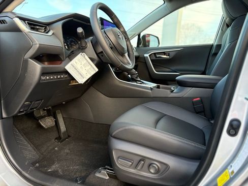 New 2025 Toyota RAV4 Limited image 14
