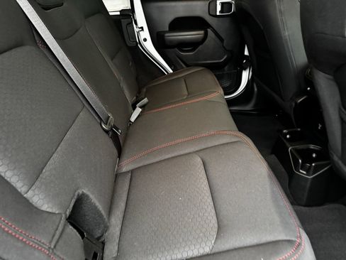 Used 2023 Jeep Wrangler Unlimited Rubicon image 14