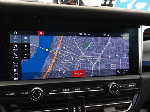 Used 2020 Porsche Macan S image 21