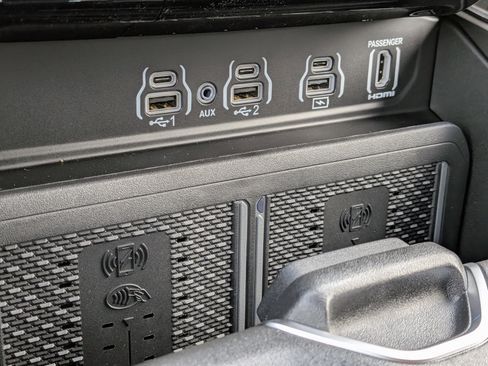 New 2026 RAM 1500 Laramie AWD/4WD image 21