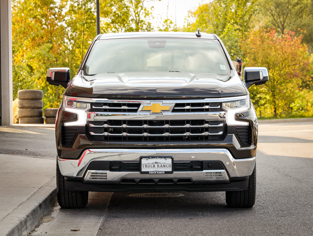 Used 2023 Chevrolet Silverado 1500 LTZ w/ LTZ Premium Package AWD/4WD image 9