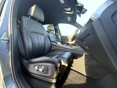 Used 2025 BMW X5 xDrive50e AWD/4WD image 15