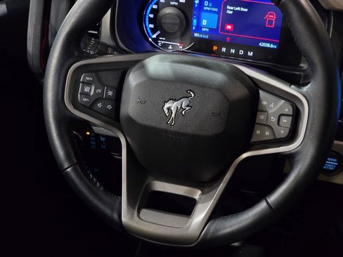 Used 2023 Ford Bronco Wildtrak image 23