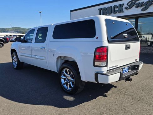 Used 2008 GMC Sierra 1500 Denali AWD/4WD image 8