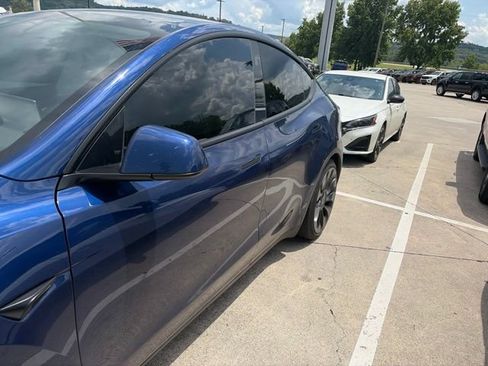 Used 2024 Tesla Model Y Performance AWD/4WD image 4