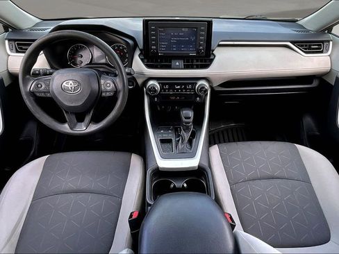 Used 2021 Toyota RAV4 XLE image 7