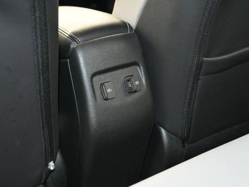 Used 2023 Nissan Kicks SR w/ SR Premium Package FWD image 18
