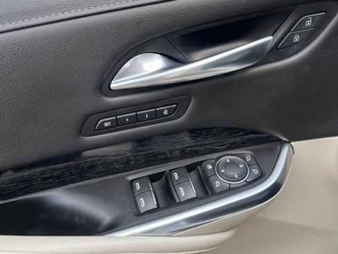 Used 2020 Cadillac XT4 Premium Luxury w/ Technology Package image 12