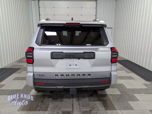 Used 2025 Toyota 4Runner TRD Off-Road Premium AWD/4WD image 3