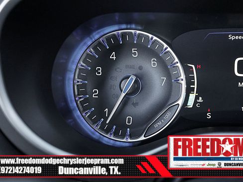 New 2025 Chrysler Voyager LX image 30