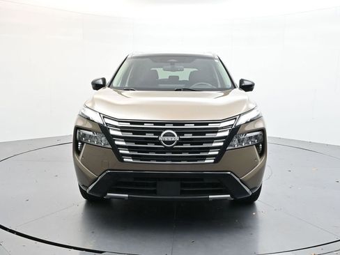 Used 2024 Nissan Rogue Platinum w/ Platinum Premium Package image 2