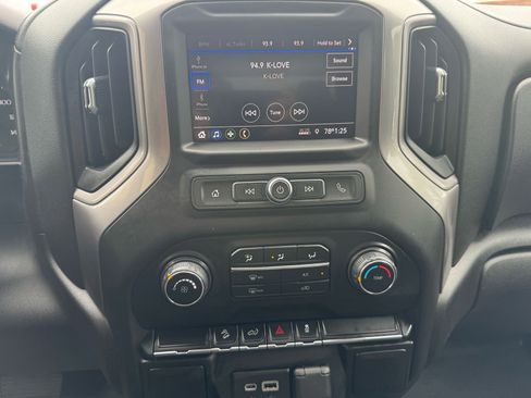 Used 2021 Chevrolet Silverado 1500 Custom Trail Boss AWD/4WD image 18