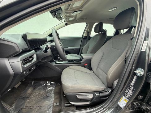 Used 2025 Kia K4 FWD image 11