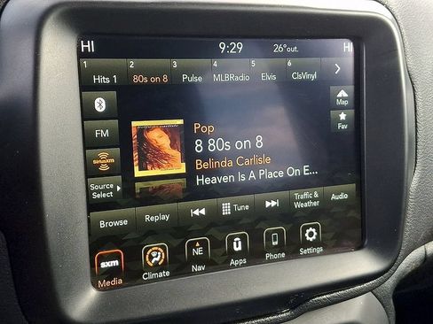 Used 2023 Jeep Renegade Latitude AWD/4WD image 16