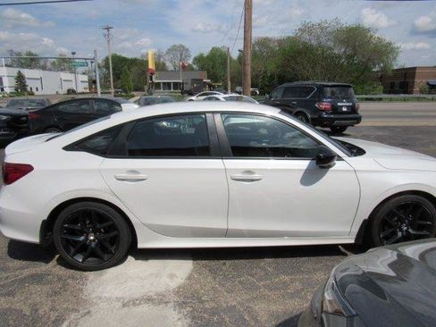 Used 2023 Honda Civic Sport image 8
