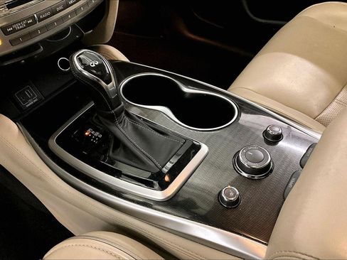 Used 2019 INFINITI QX60 Luxe w/ Essential Package image 16