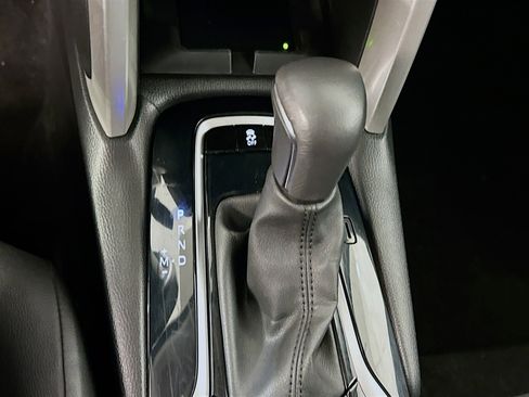 Used 2024 Toyota Corolla Cross XLE image 25