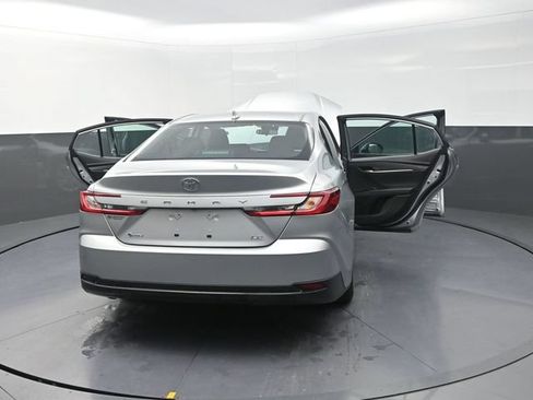 Used 2025 Toyota Camry LE FWD image 43