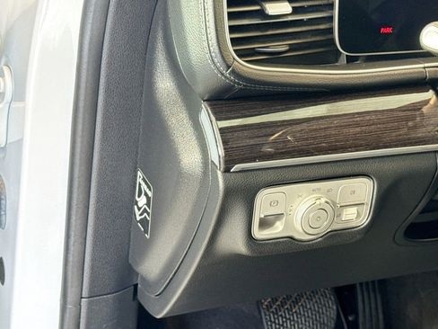 Used 2022 Mercedes-Benz GLS 450 4MATIC image 10