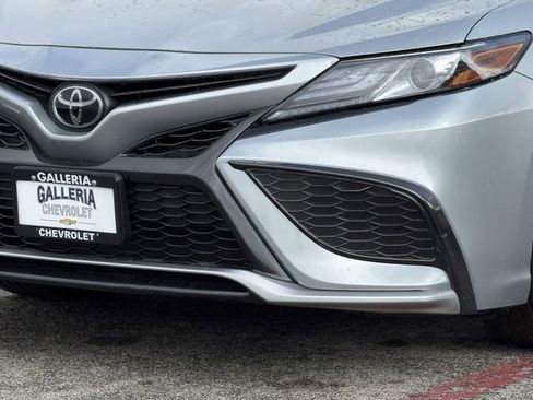 Used 2022 Toyota Camry XSE FWD image 7
